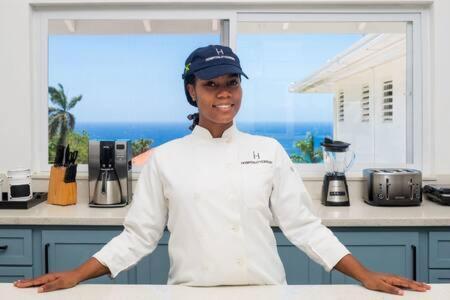 Ultra Modern 2br Penthouse, Sleeps 5, Beach Front, Pool, Roof Patio, Apartment