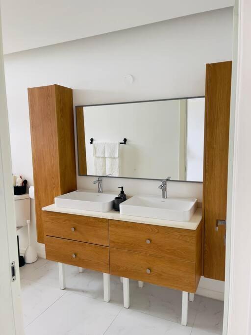 Apt 6ix - Modern And Airy @ Paradise Bay