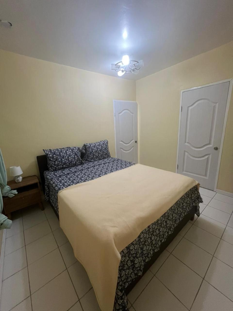Apartment Paradies 1 *