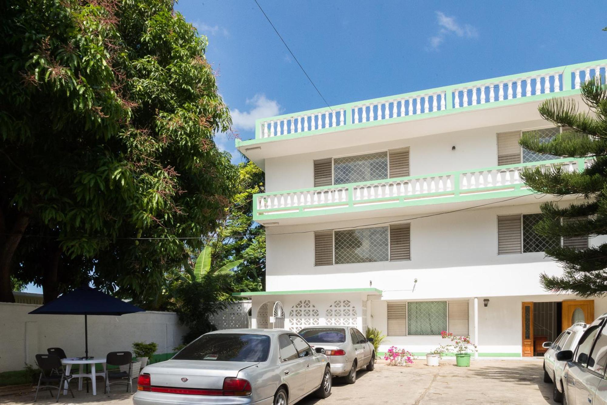 Acomodação com café da manhã  Villa Donna Inn