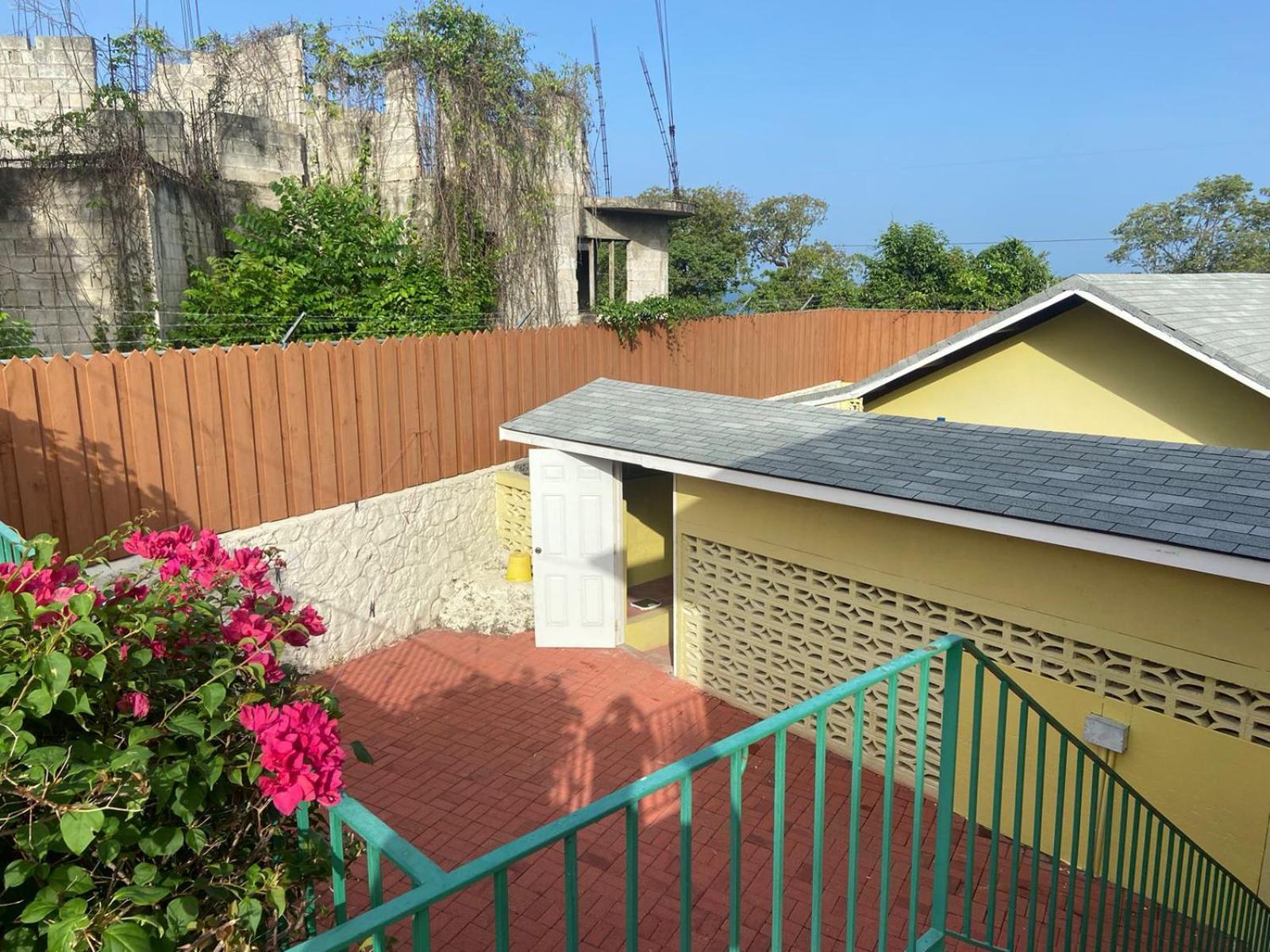1 Bdr #3 At Ramparts Near Sangster Airport * Montego Bay