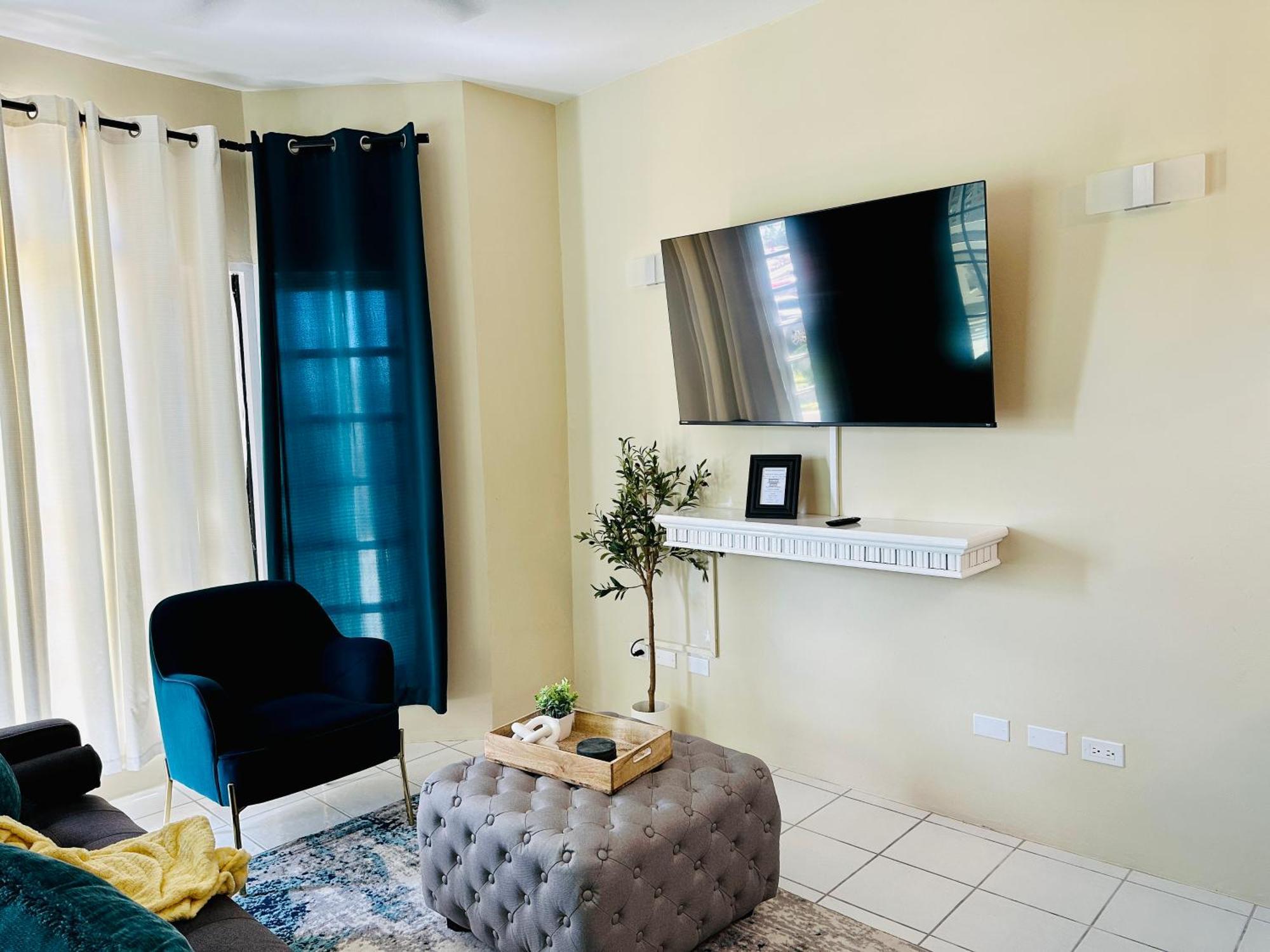 Falcon Oceanview 2br Condo-airport Transportation Available-24-7security *