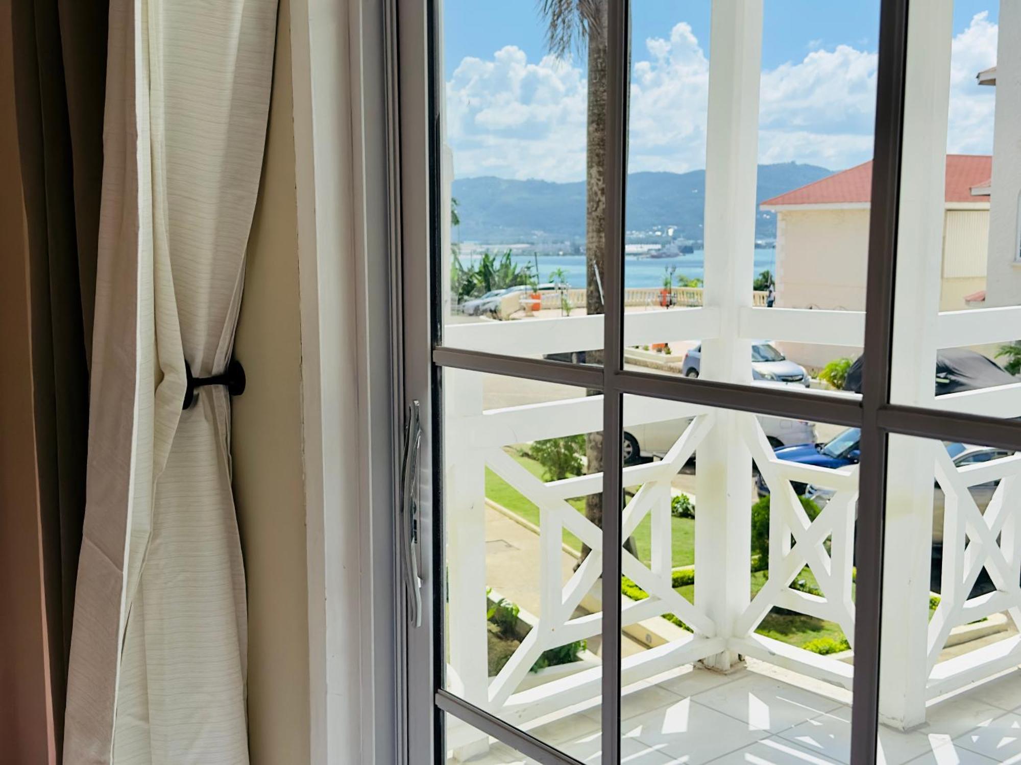Apartment Falcon Oceanview 2br Condo-airport Transportation Available-24-7security Montego Bay