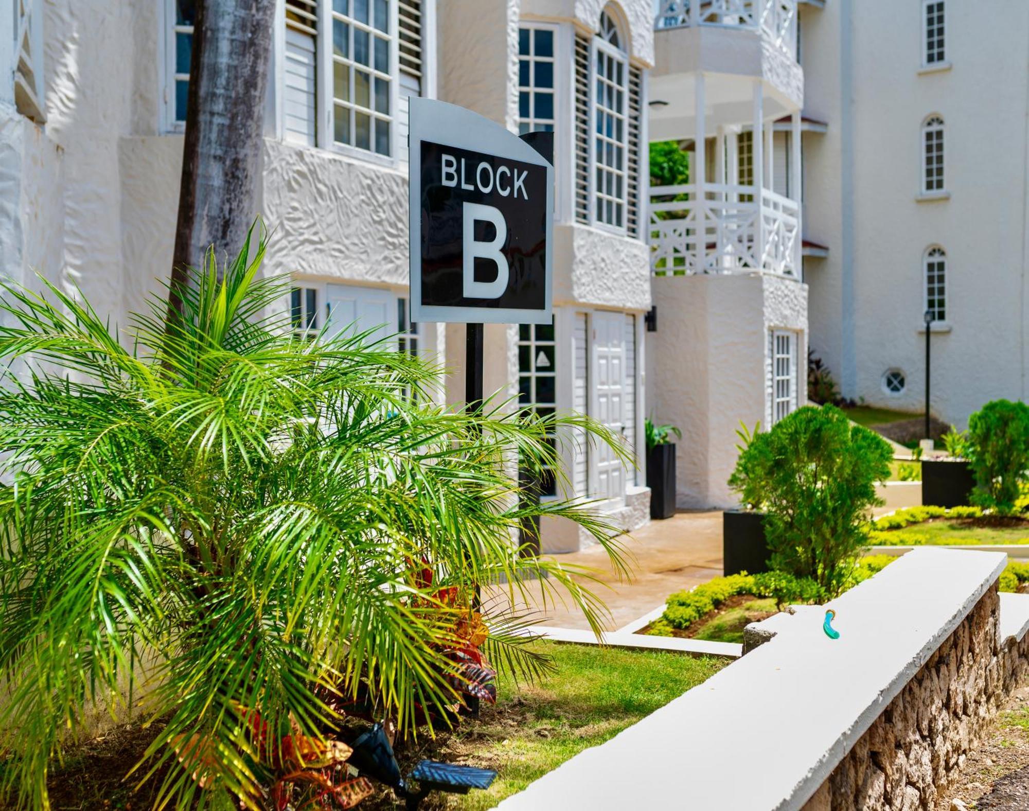 Falcon Views - Airport Transportation Available-security-gated * Montego Bay