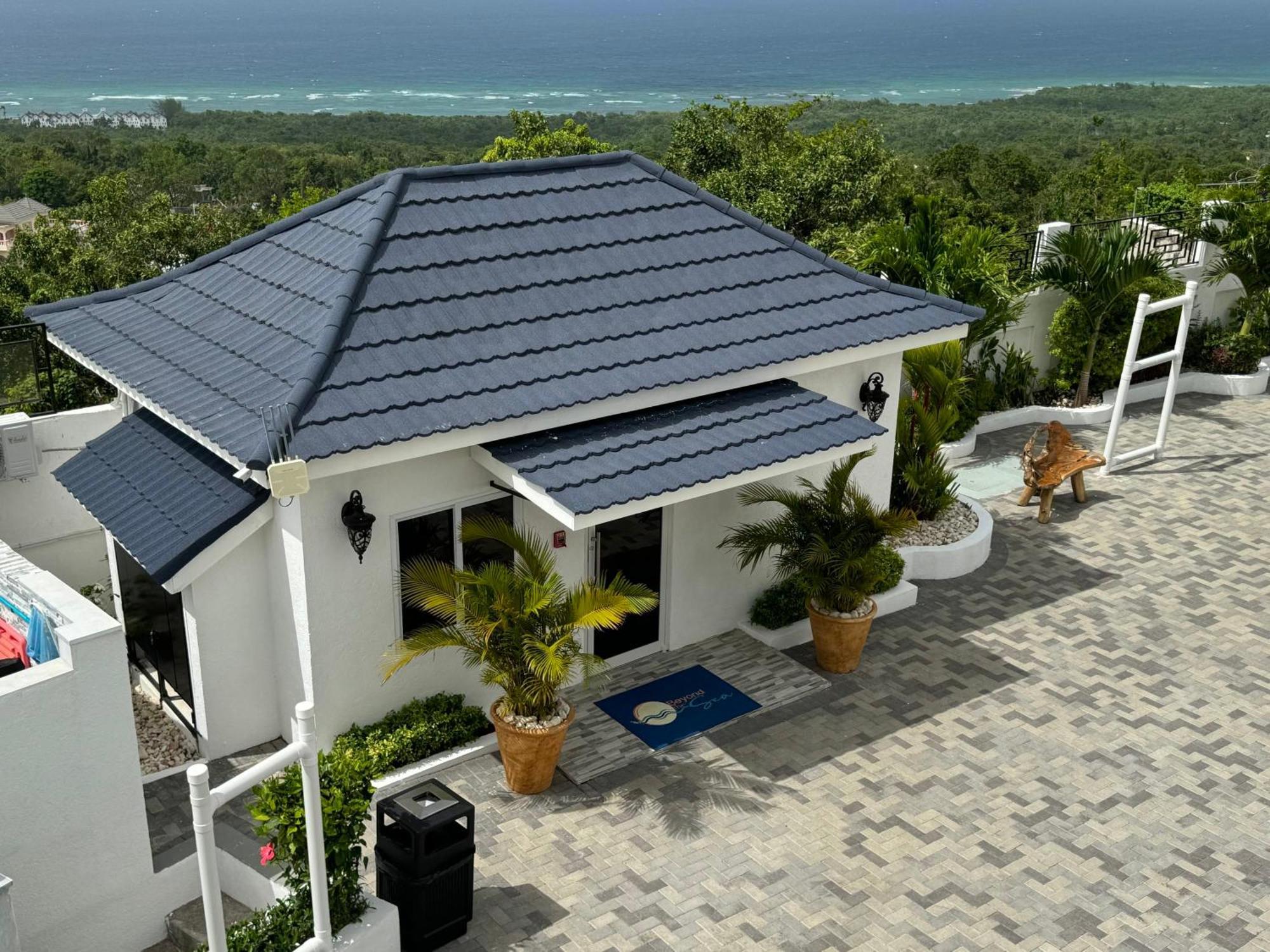 Hospitality Expert Bts 8 - Pool & Bar * Montego Bay