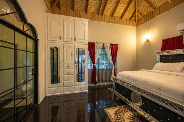 One Luxuray Montego Bay