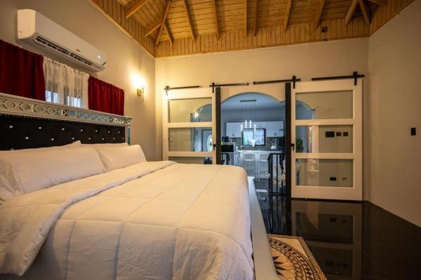One Luxuray Montego Bay