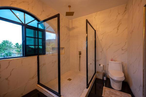 One Luxuray Montego Bay