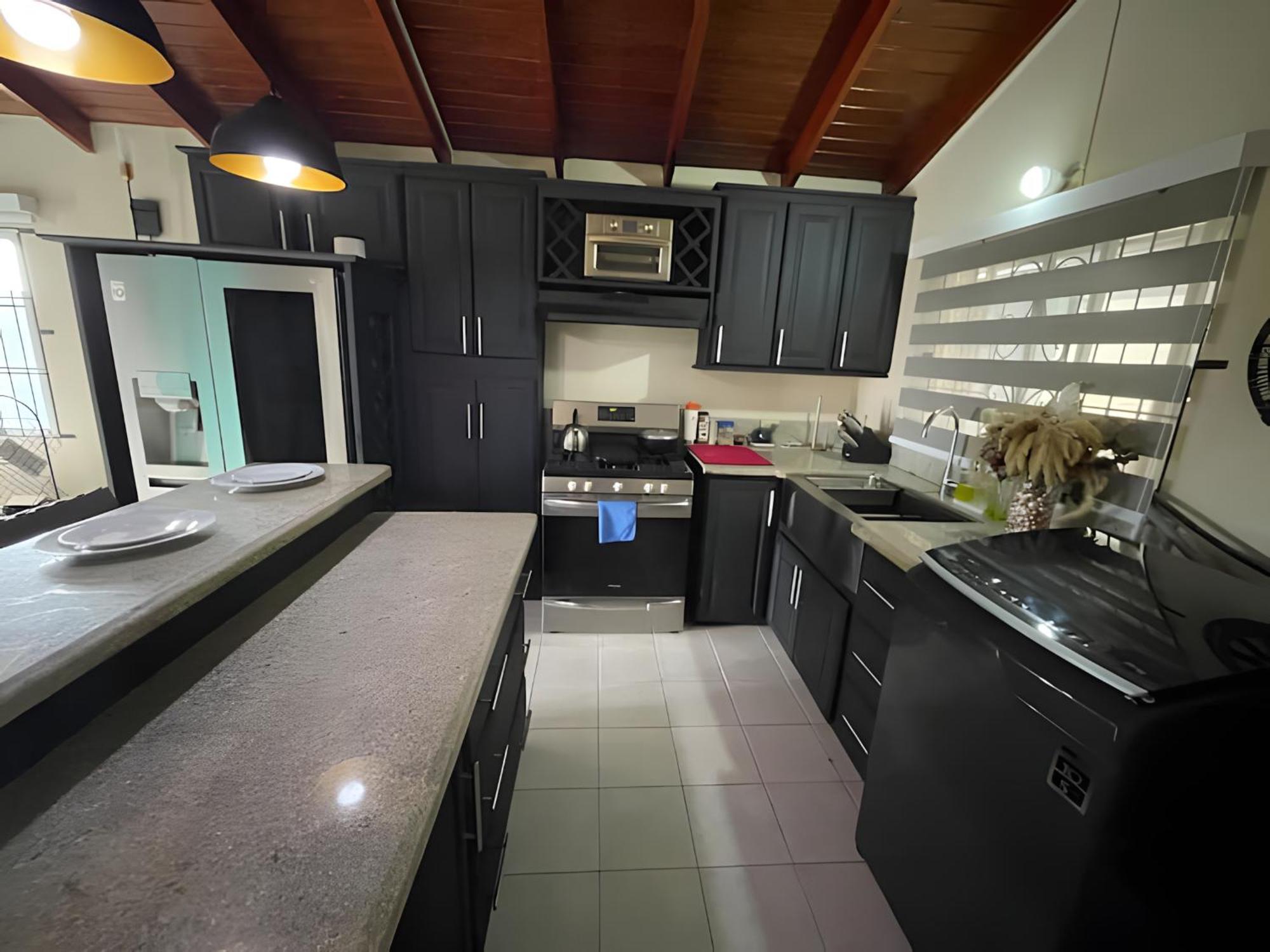Yaad Iv Villa *