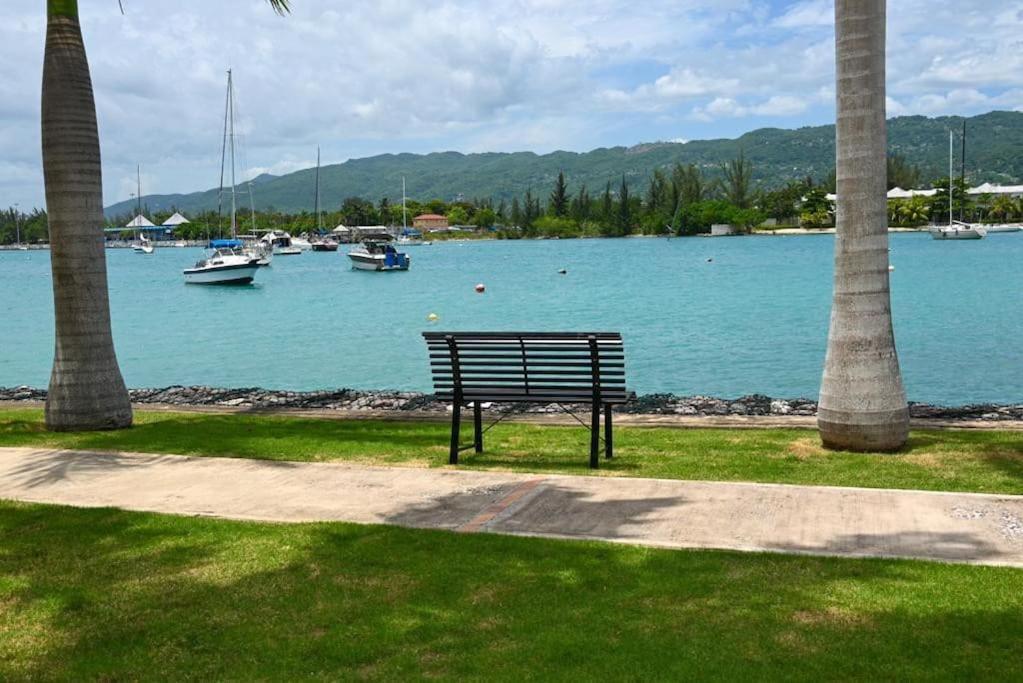 D'escape At Seawind On The Bay Apartment Montego Bay