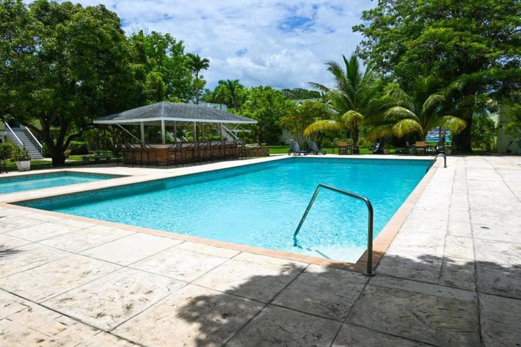 D'escape At Seawind On The Bay Apartment