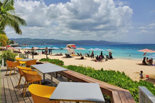 Falcon Shoreline- Airport Pickup Available - Gated-security * Montego Bay