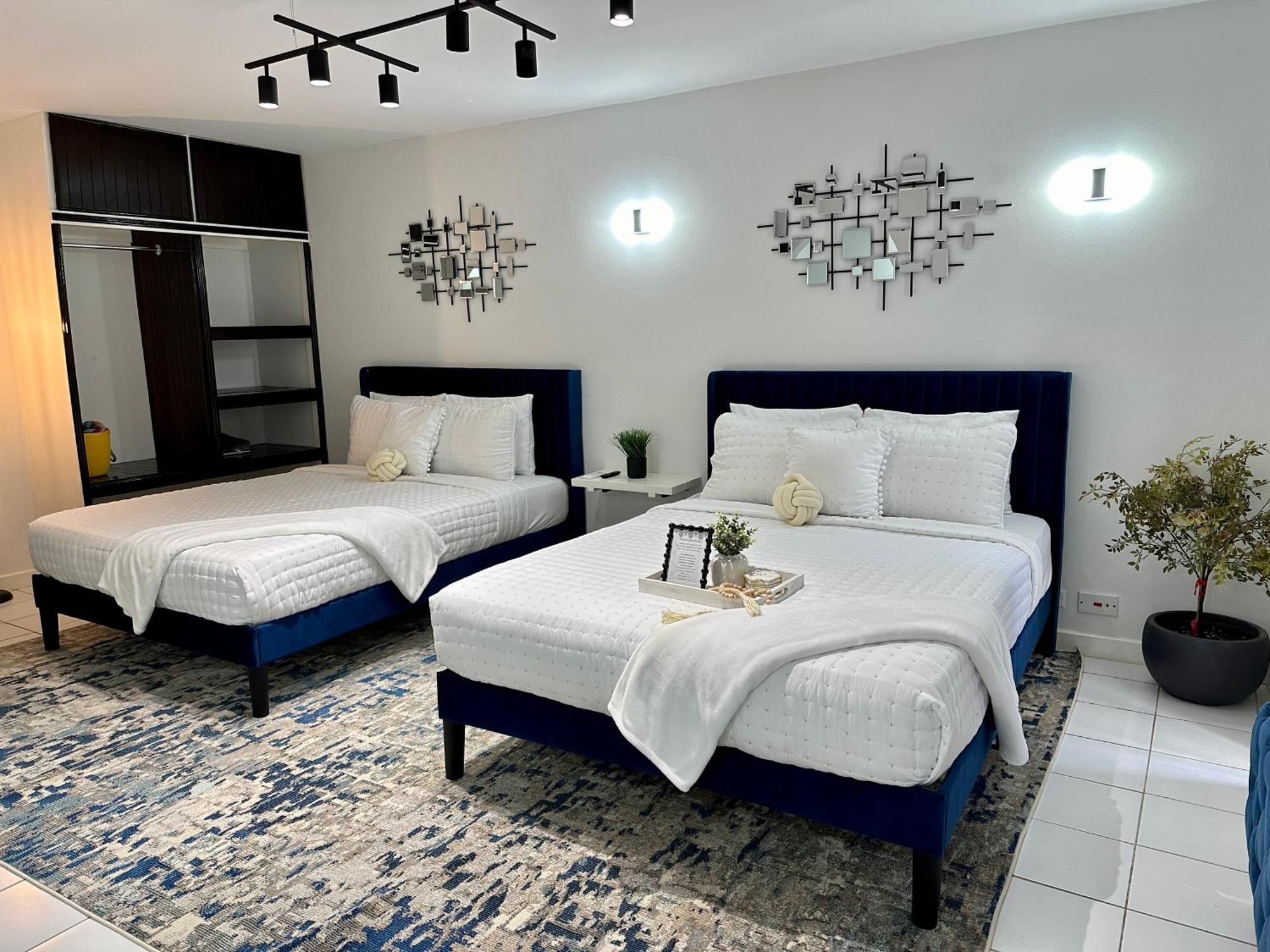 Falcon Shoreline- Airport Pickup Available - Gated-security Montego Bay