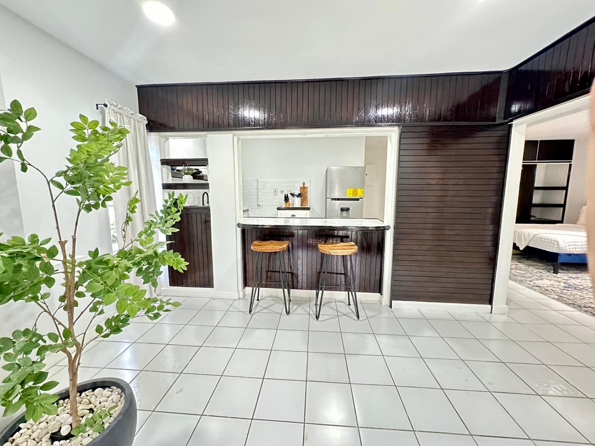 Apartment Falcon Shoreline- Airport Pickup Available - Gated-security Montego Bay