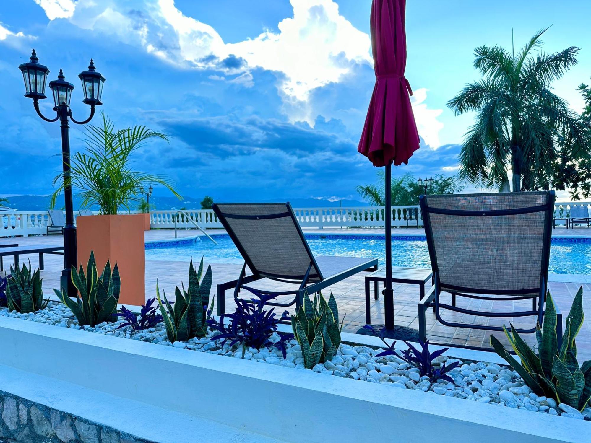 Apartment Falcon Shoreline- Airport Pickup Available - Gated-security *