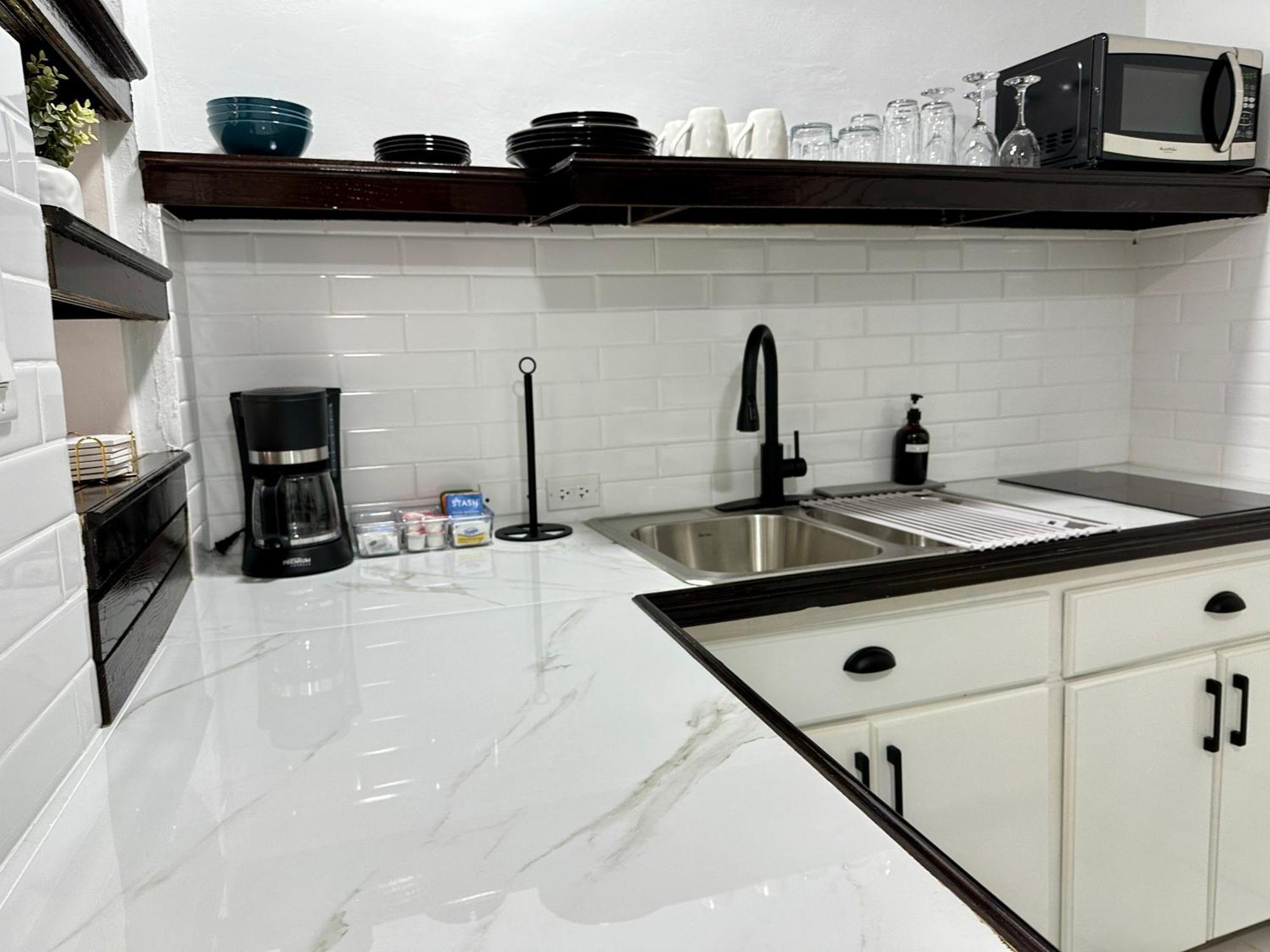 Apartment Falcon Shoreline- Airport Pickup Available - Gated-security *
