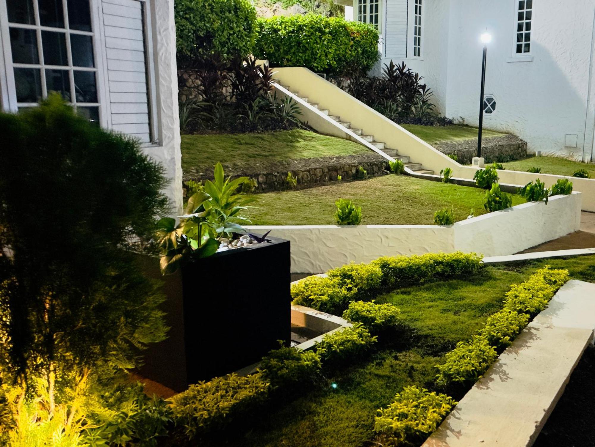 Apartment Falcon Breeze-gated-security-airport Pickup Available *
