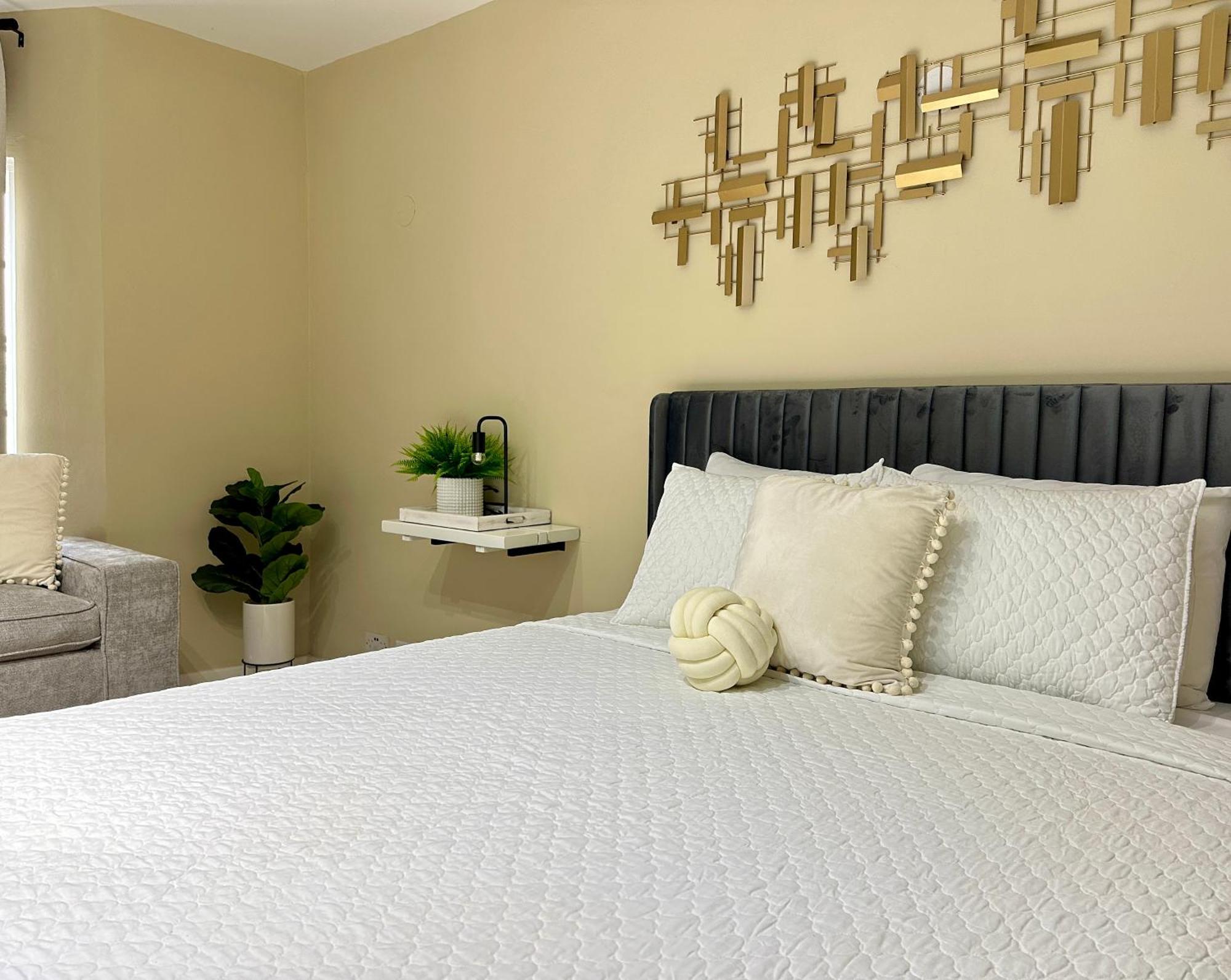 Falcon Breeze-gated-security-airport Pickup Available *