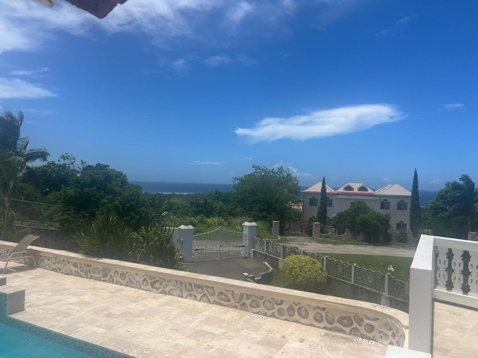 Ironshore Seaview Apartment Montego Bay