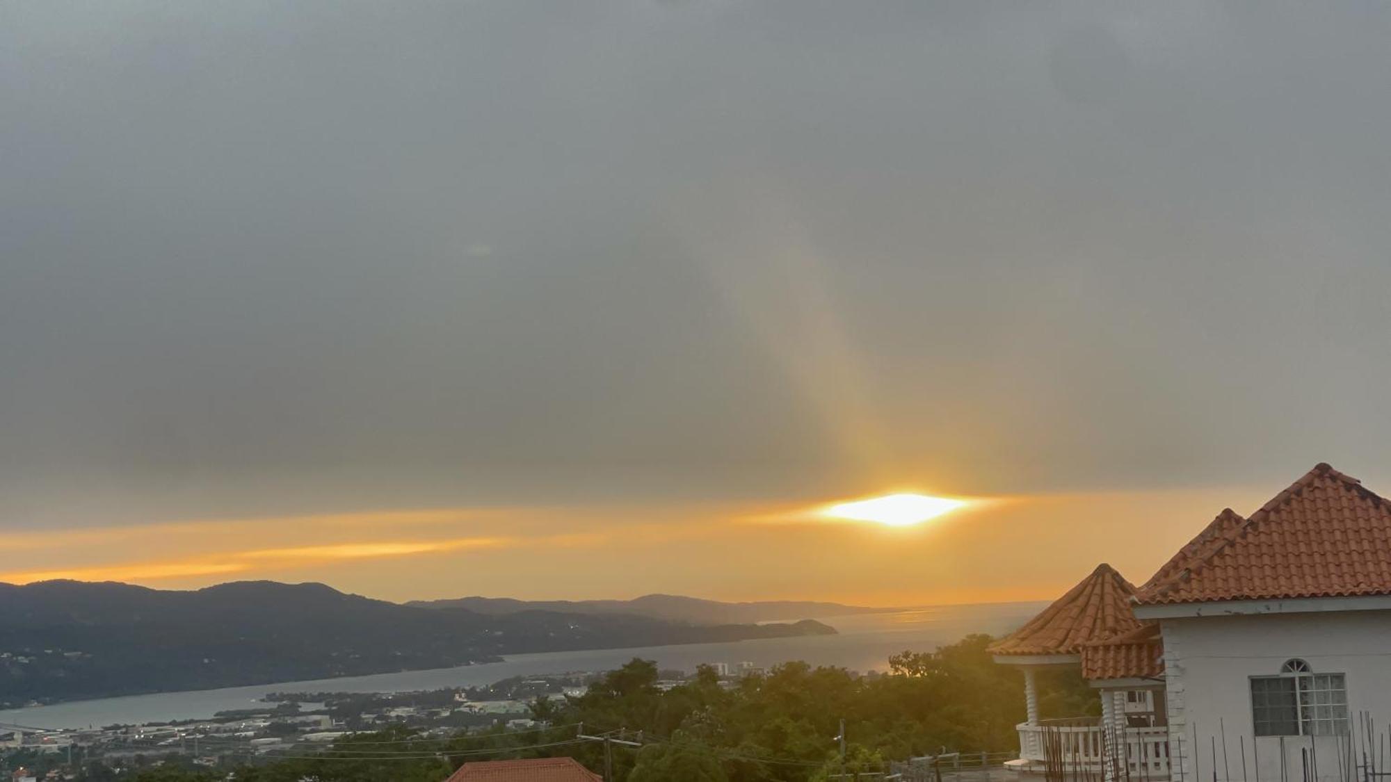 Skyline Suites, Breathtaking Mountains & View Apts Apartment Montego Bay