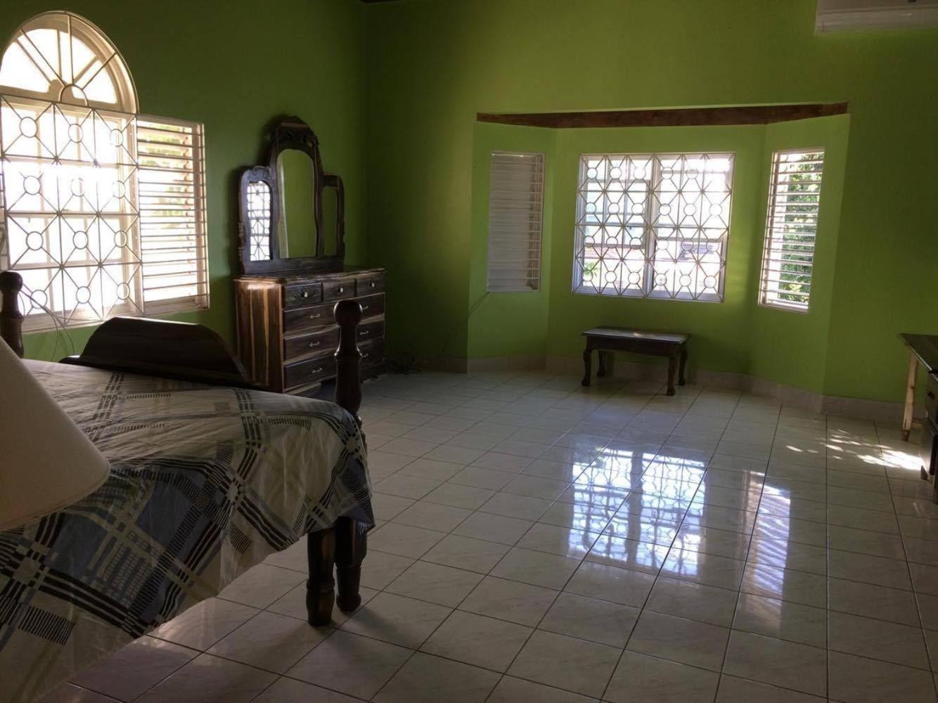 Hospedagem domiciliar Montego Bay Guesthouse *