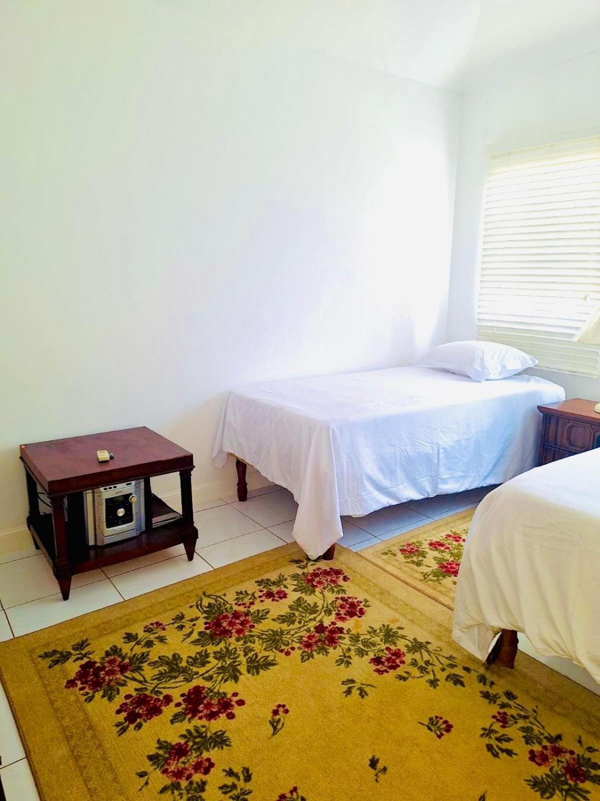 House With Pool, Shops, 3mins From Airport And Near Strip *