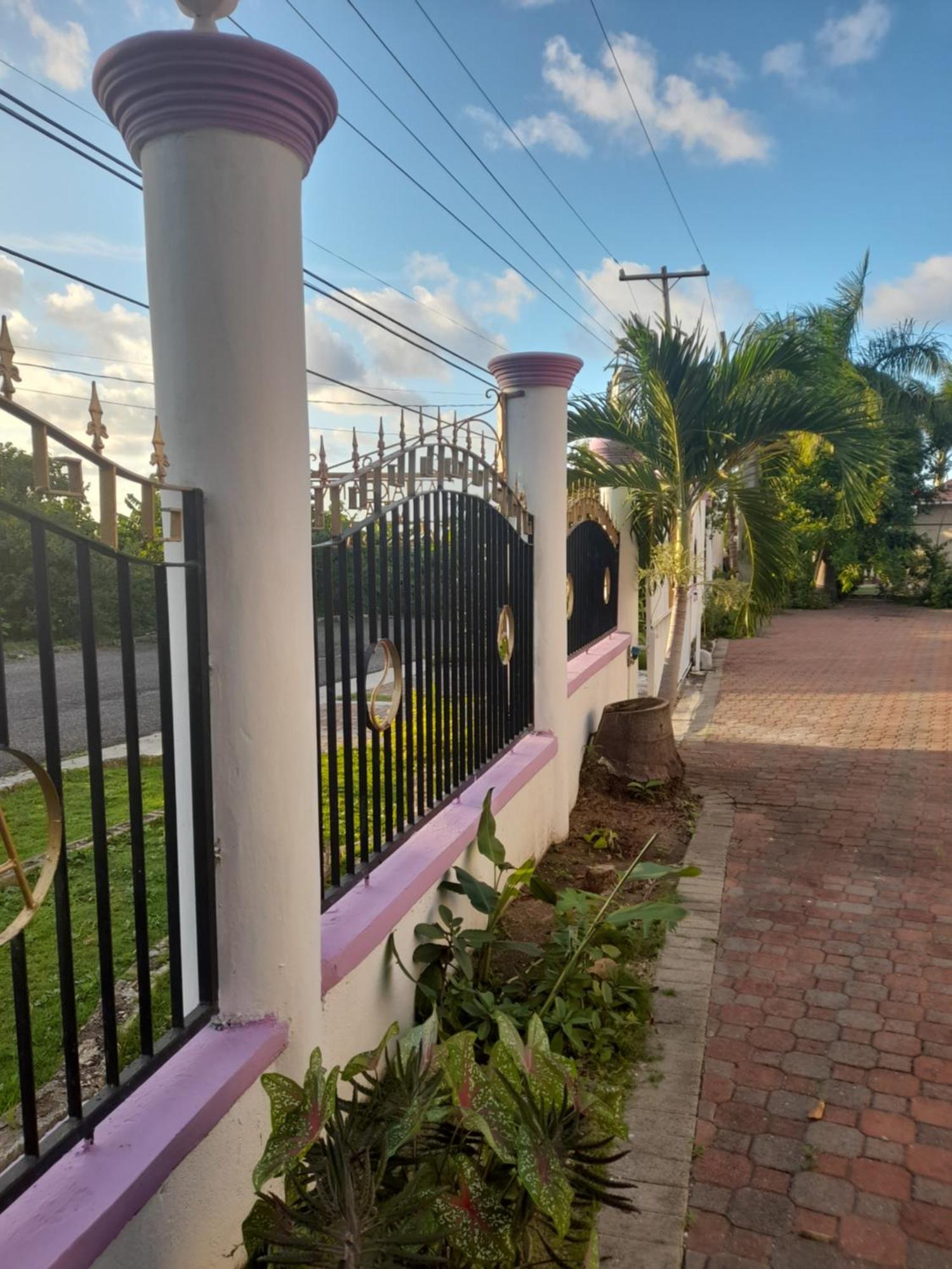 Homestay Sweetsop Jamaica *