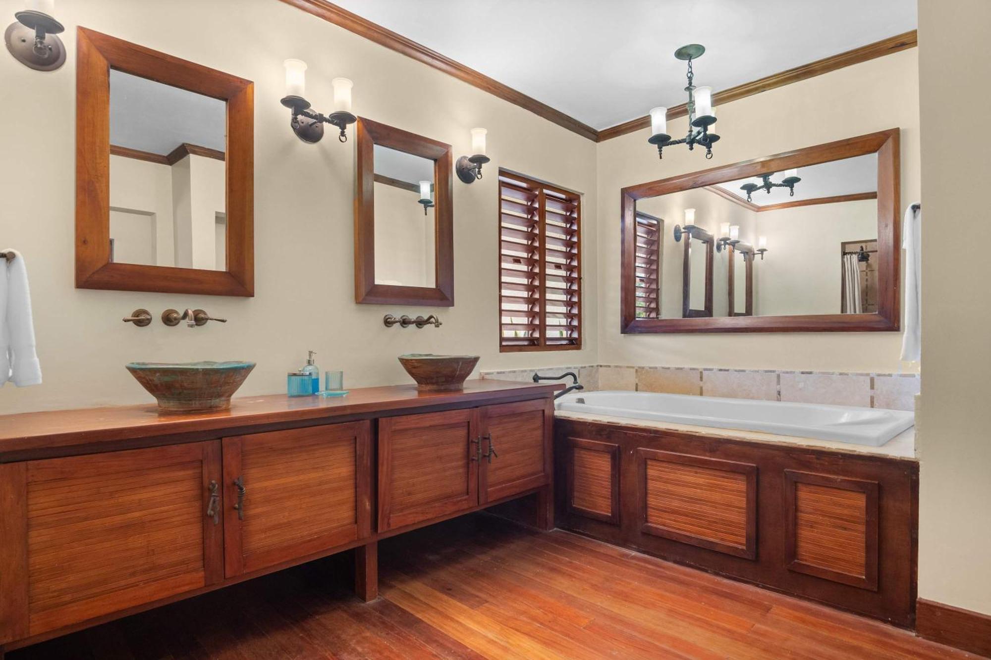 Hospitality Expert Ultra 11br