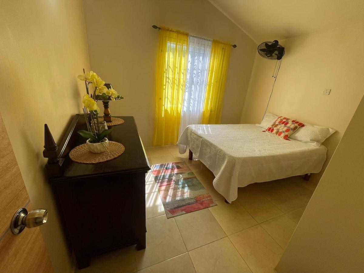Symone Palms Retreat