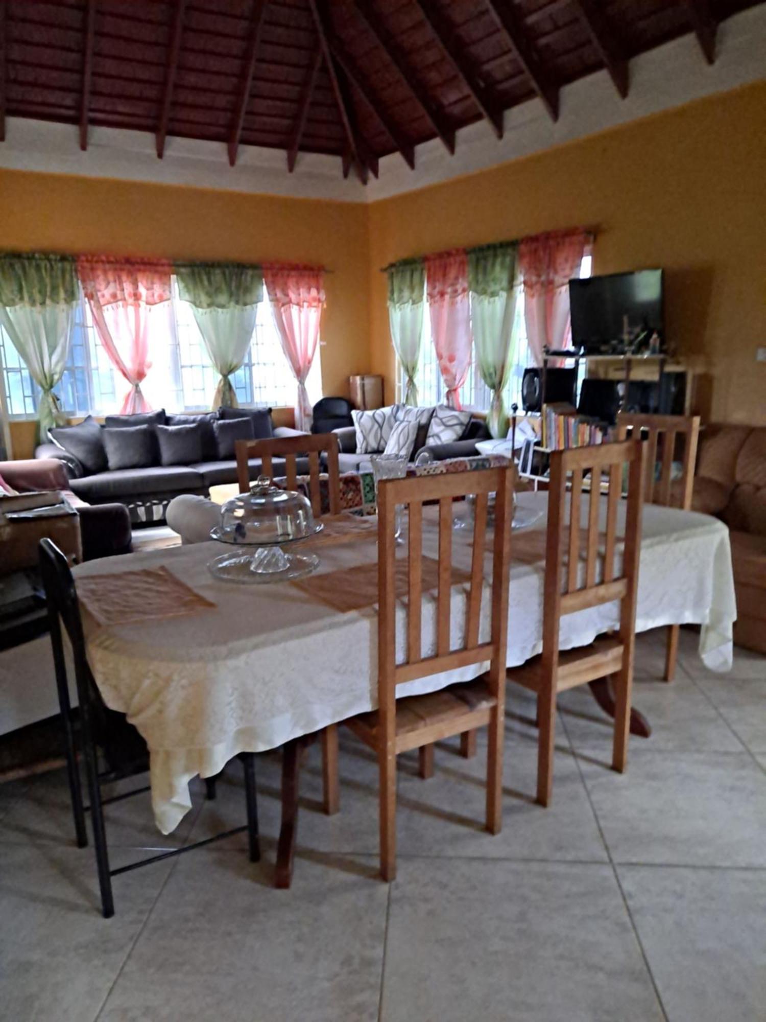 Hotel Chaudhry Second Floor Single Montego Bay