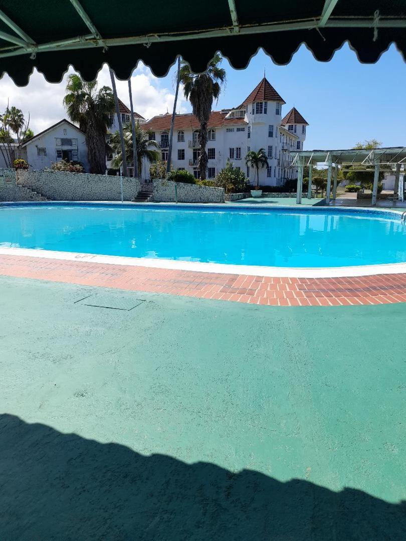 Sea Castles La Vue Apartment *