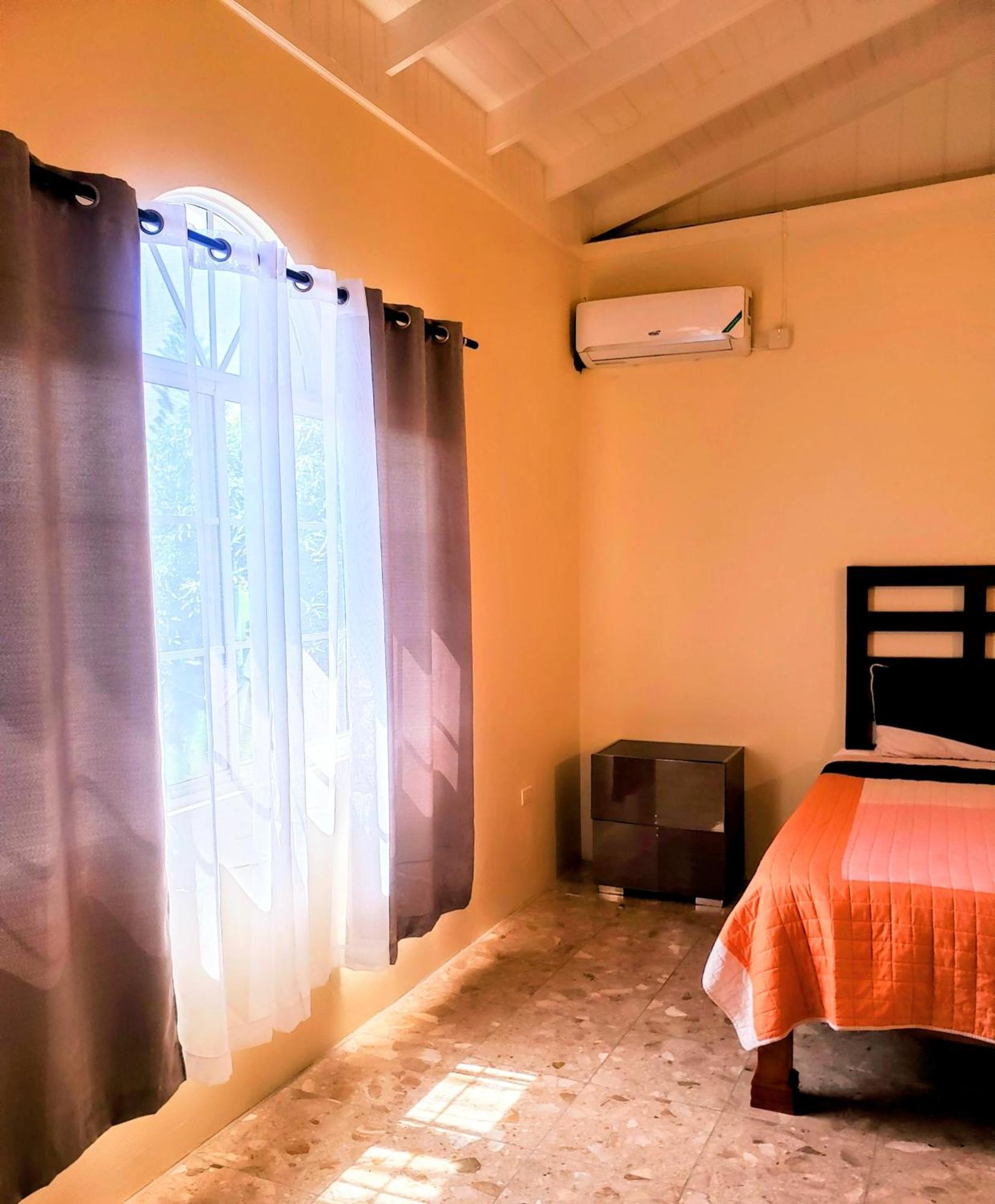 Comfy Guest house Montego Bay