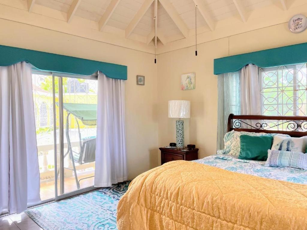 Yancey Largo With Private Pool *