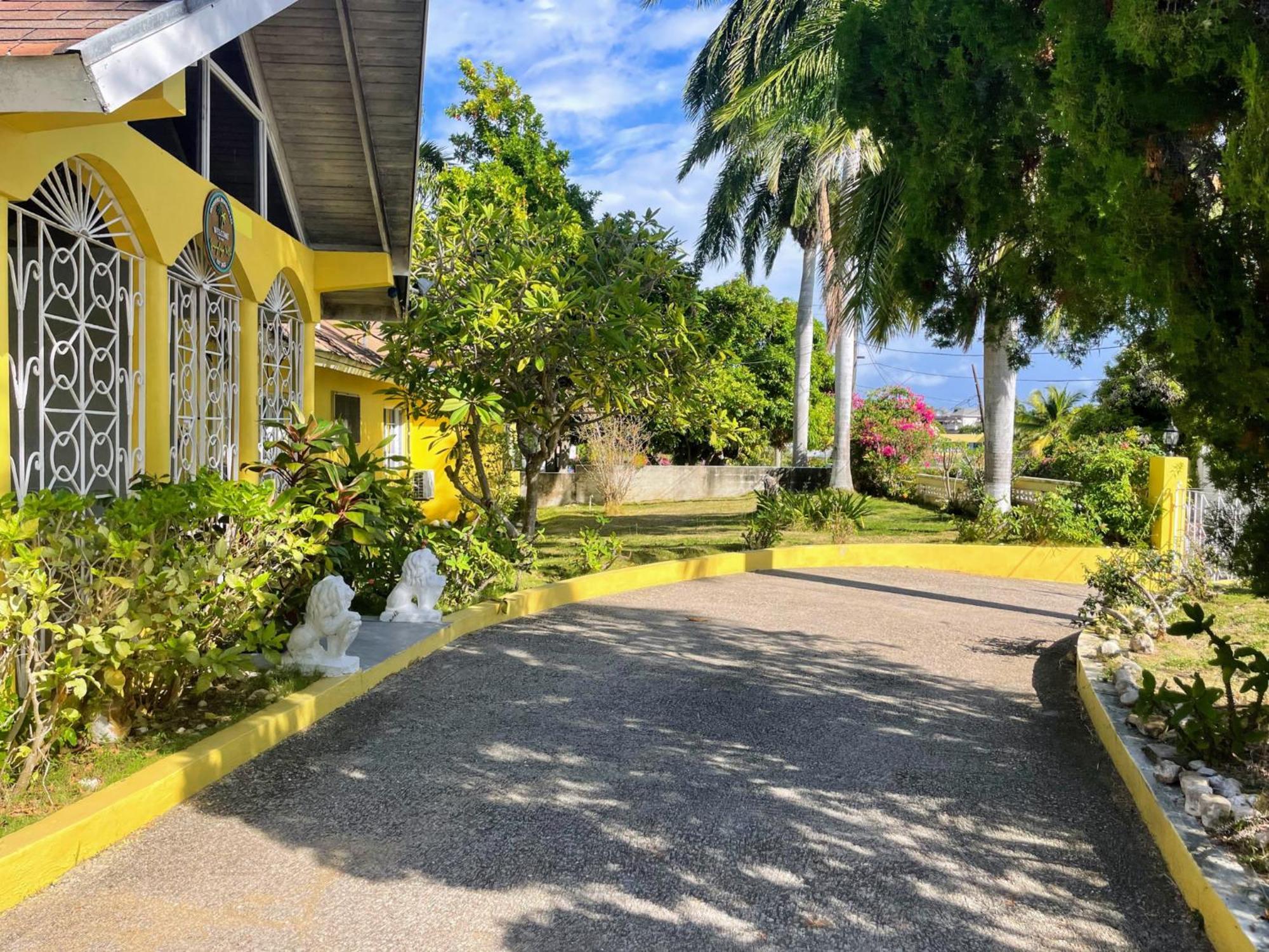 Yancey Largo With Private Pool Villa *