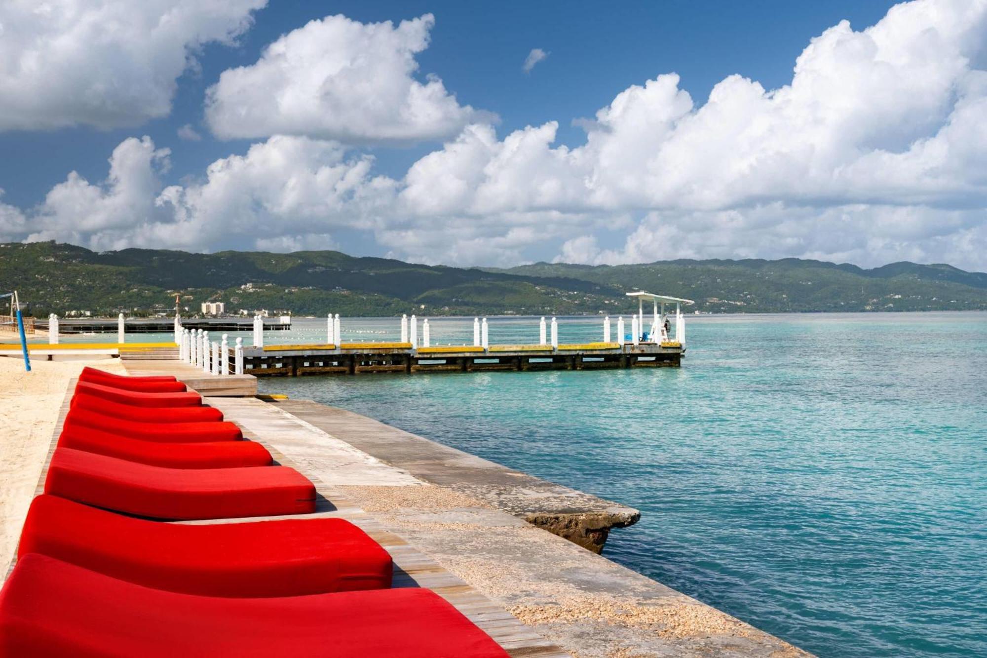 Resort Grand Decameron Montego Beach, A Trademark 3*
