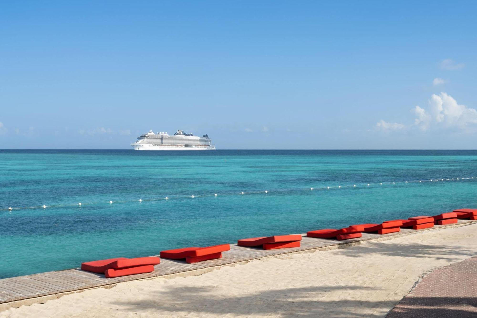 Grand Decameron Montego Beach, A Trademark Resort Montego Bay