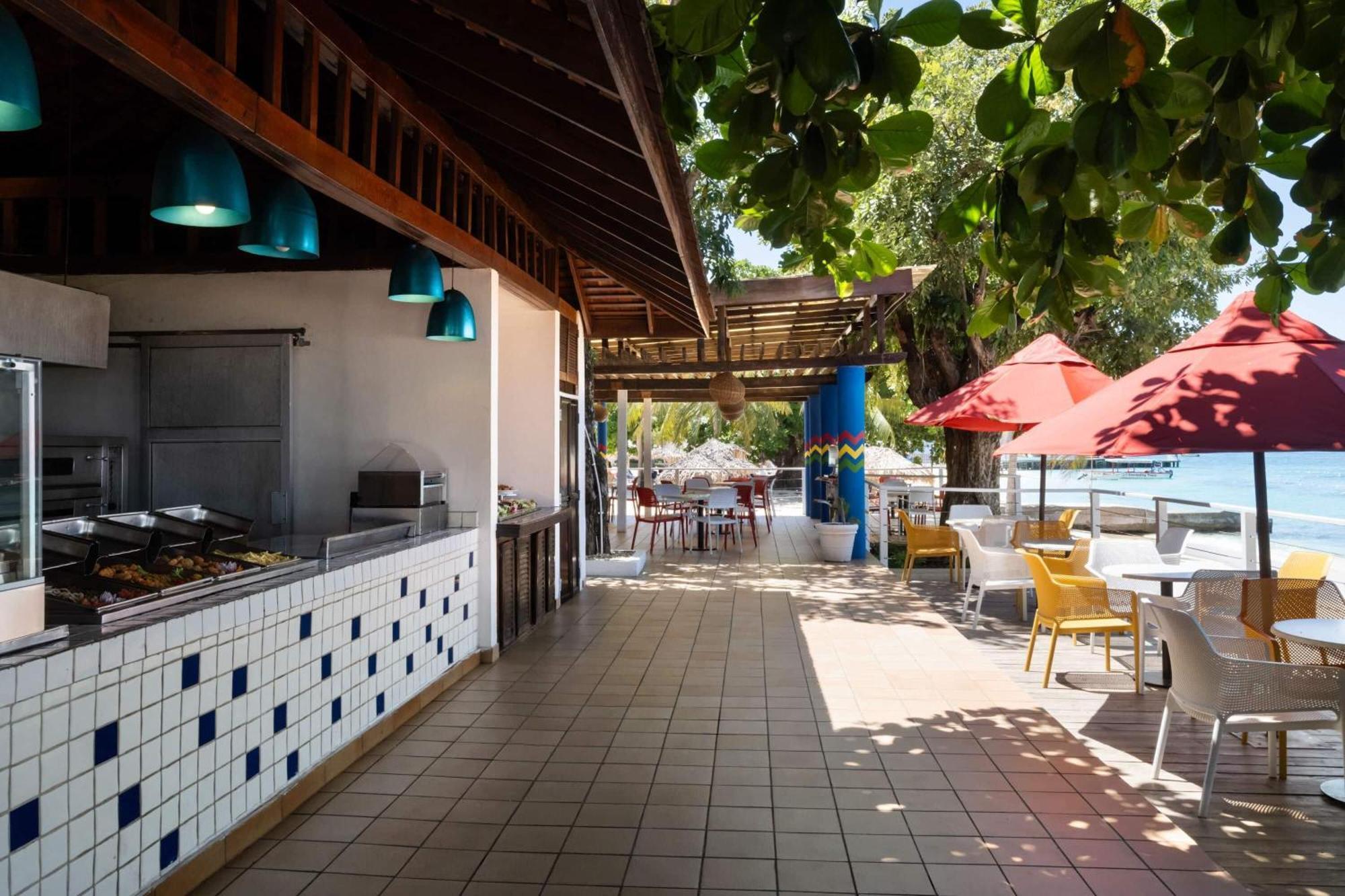Grand Decameron Montego Beach, A Trademark