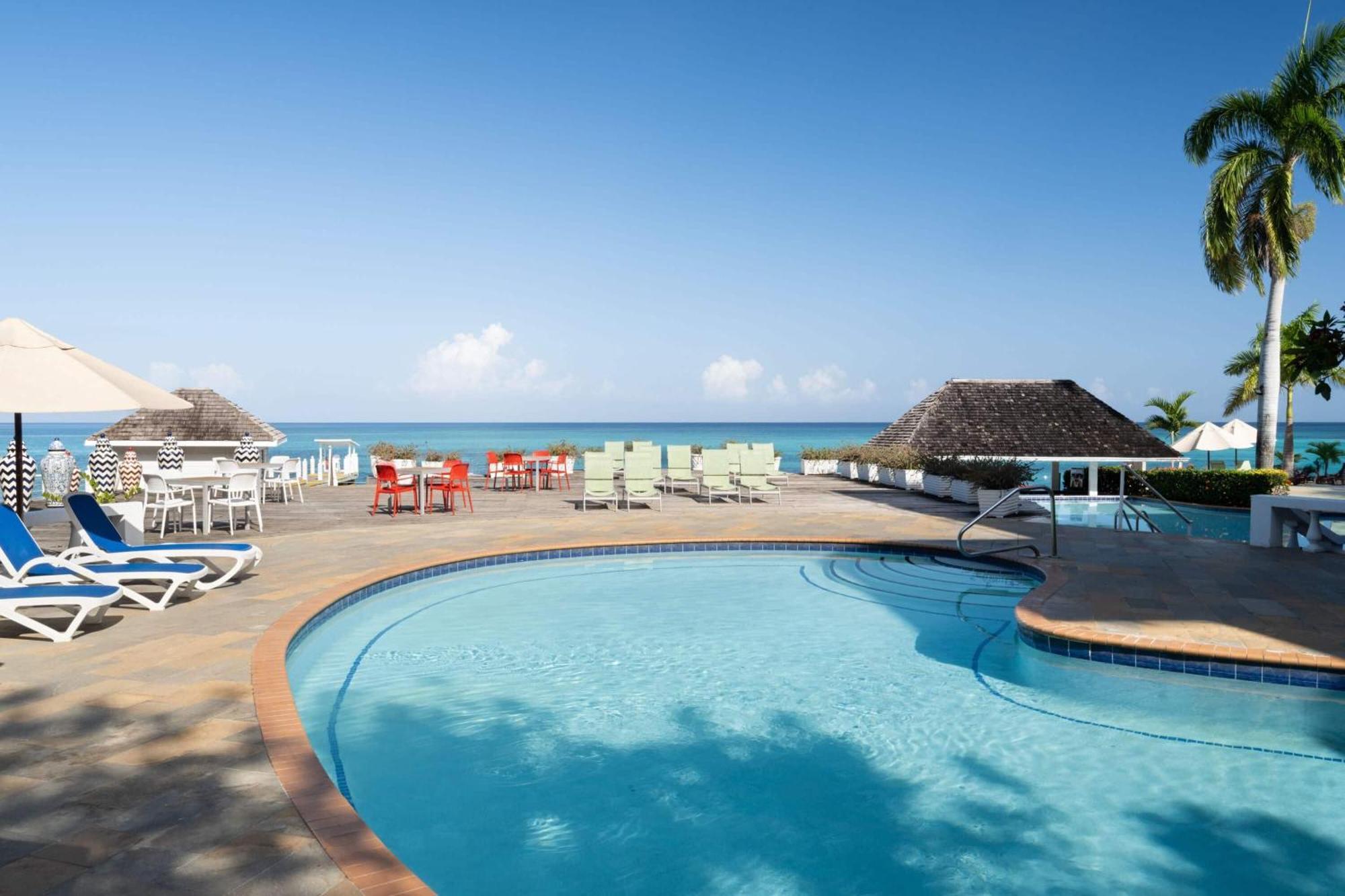 Grand Decameron Montego Beach, A Trademark Resort 3*