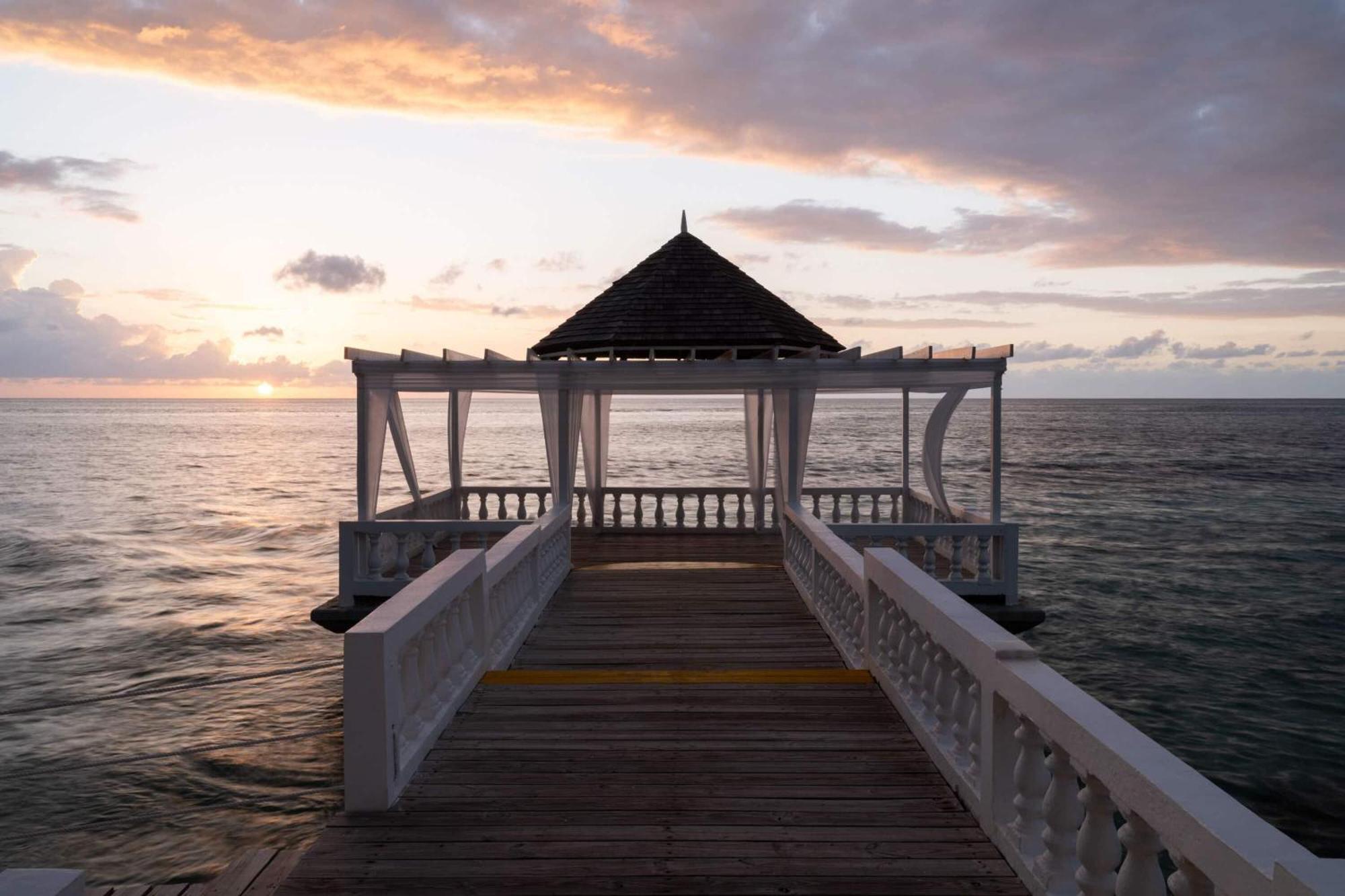 Grand Decameron Montego Beach, A Trademark Resort Montego Bay