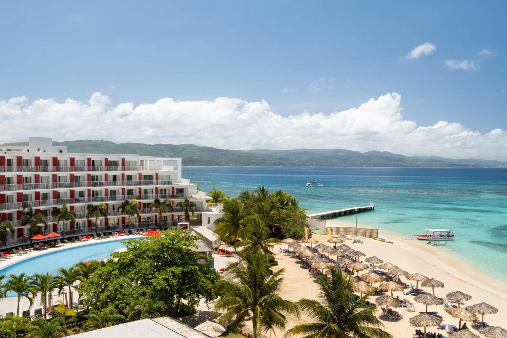 Resort Grand Decameron Cornwall Beach, A Trademark All-Inclusive Resort