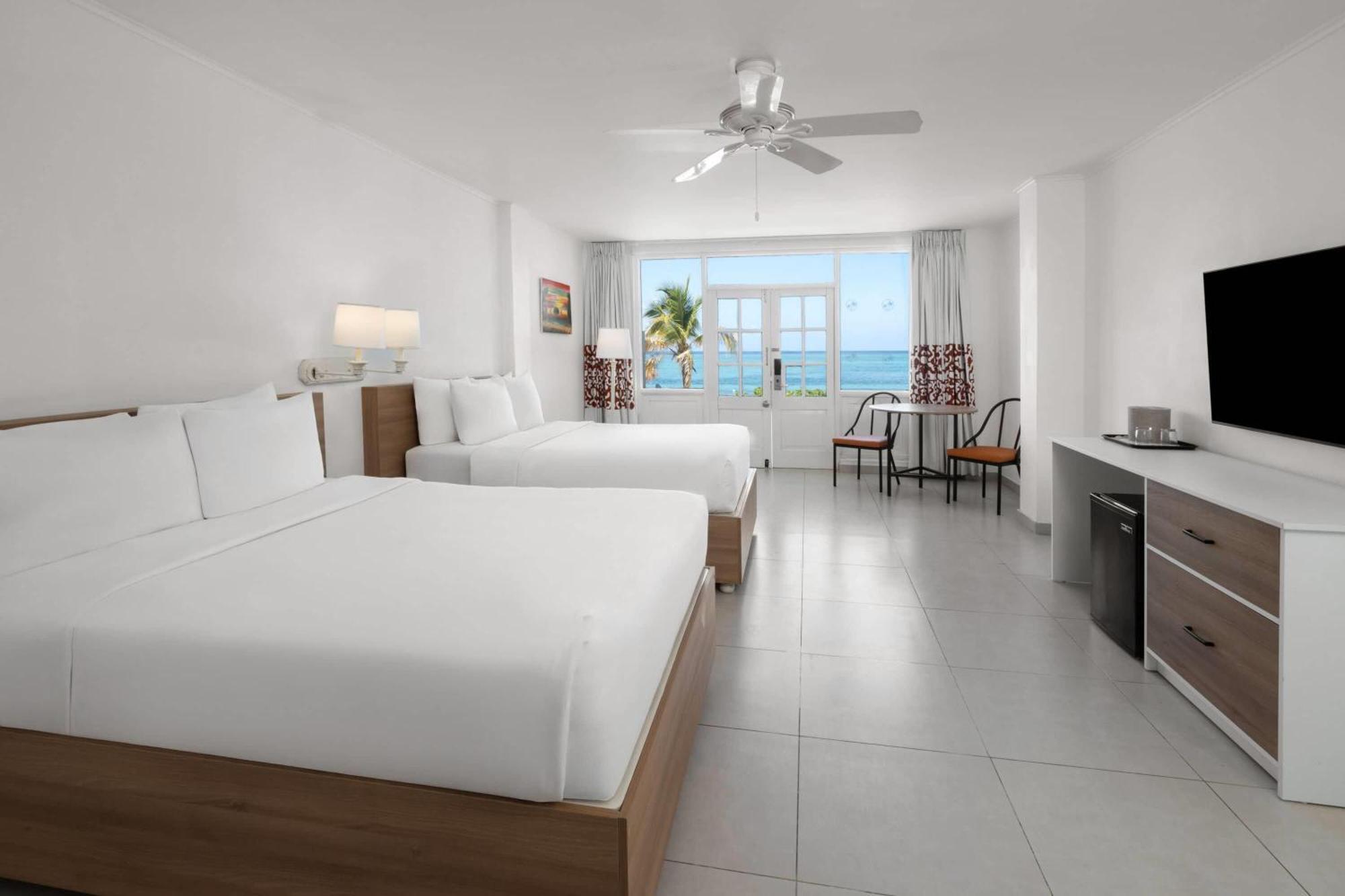 Grand Decameron Montego Beach, A Trademark Montego Bay