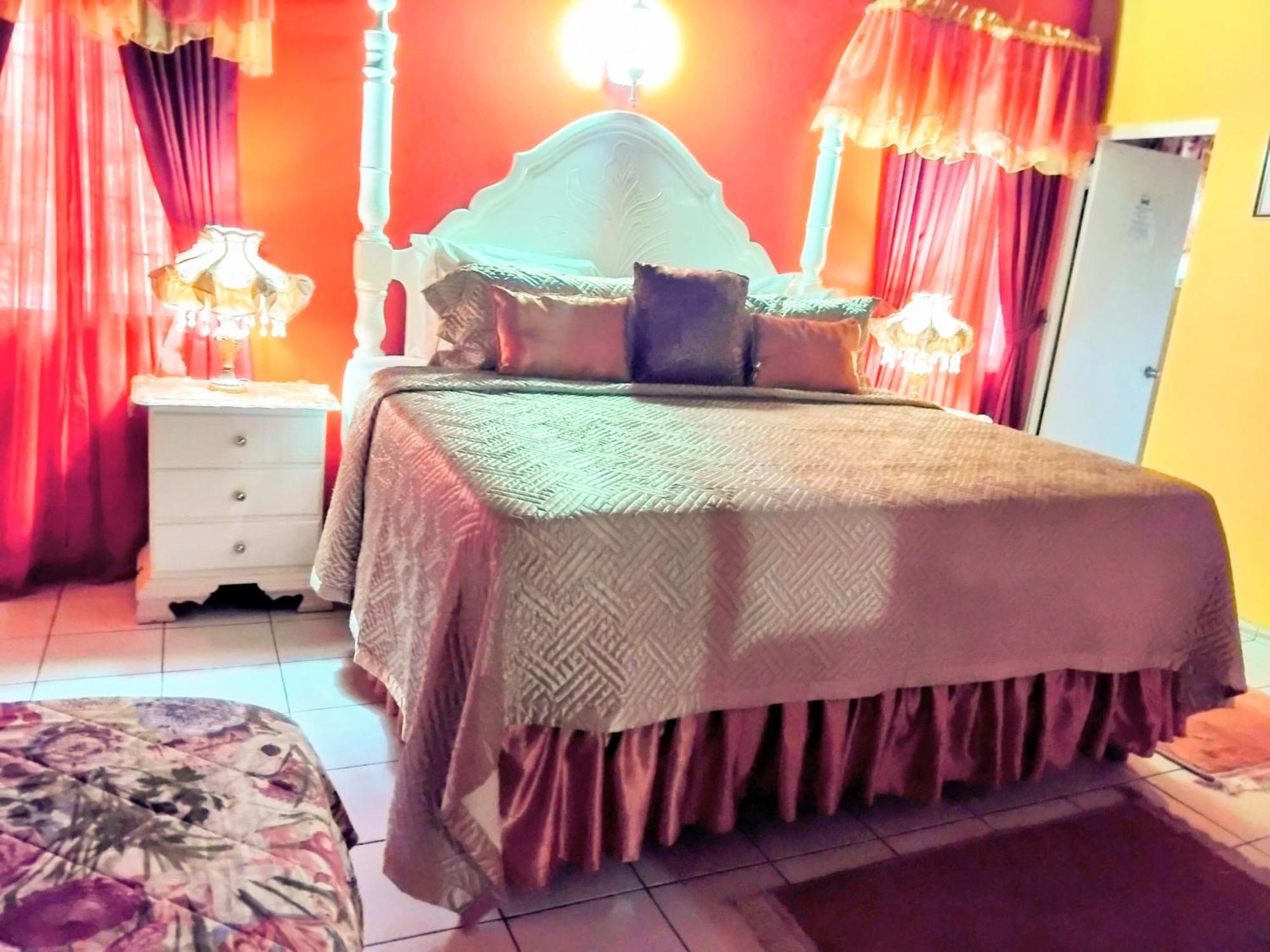 Guest house 237 Bratton Avenue