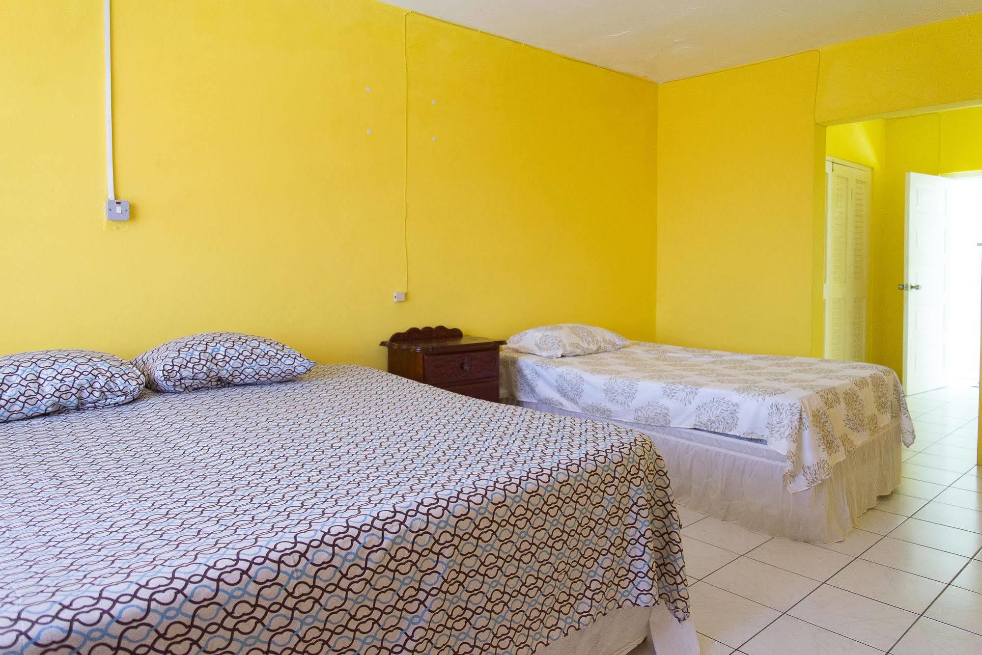 Acomodação com café da manhã  Villa Donna Inn Montego Bay