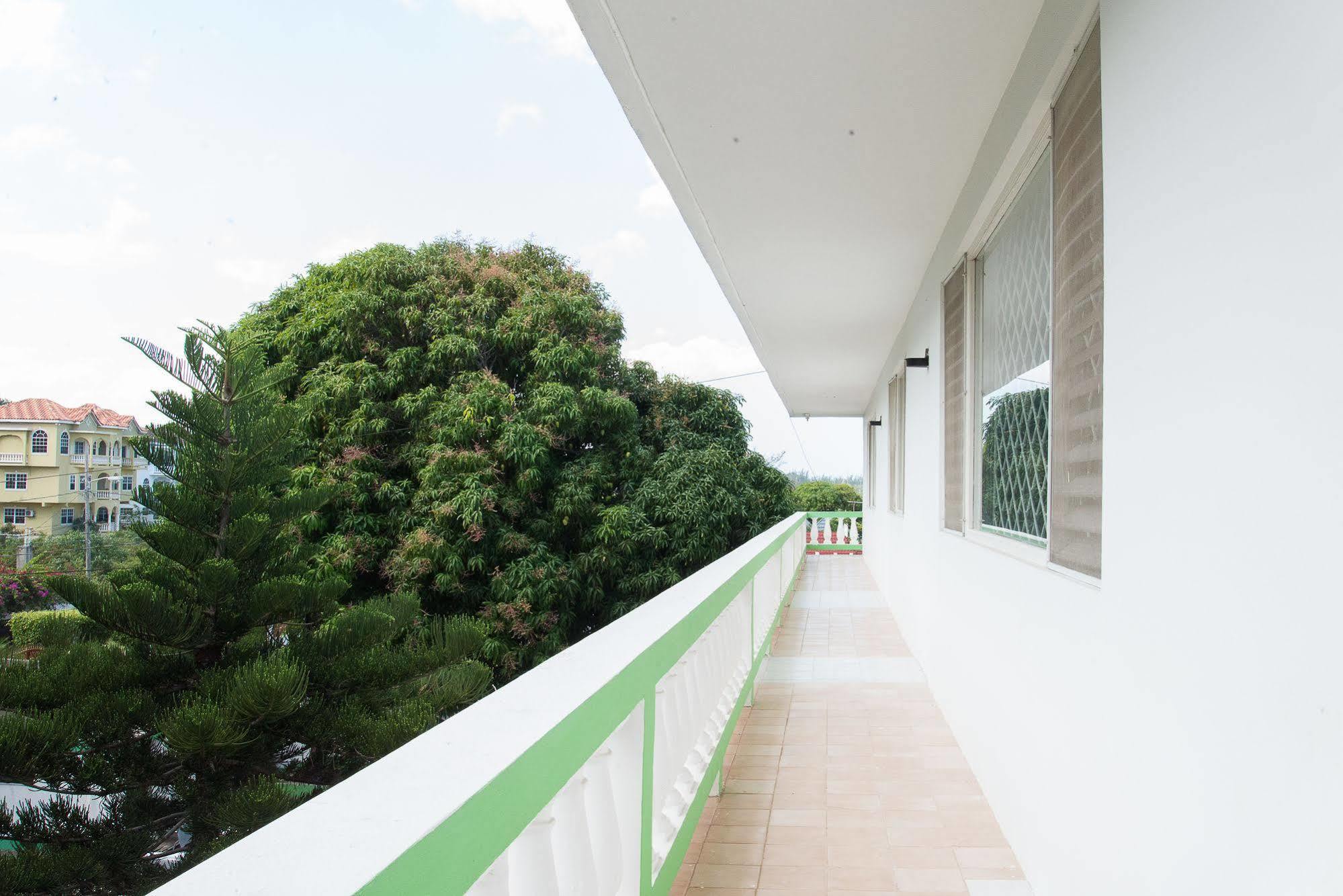 Acomodação com café da manhã  Villa Donna Inn 2*