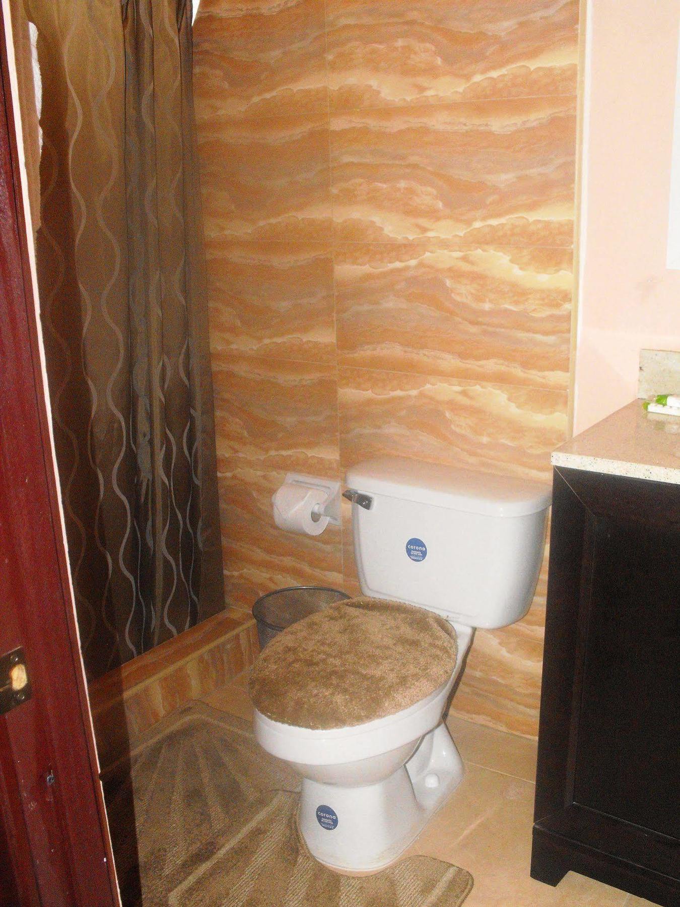 Tropik Leadonna Hotel