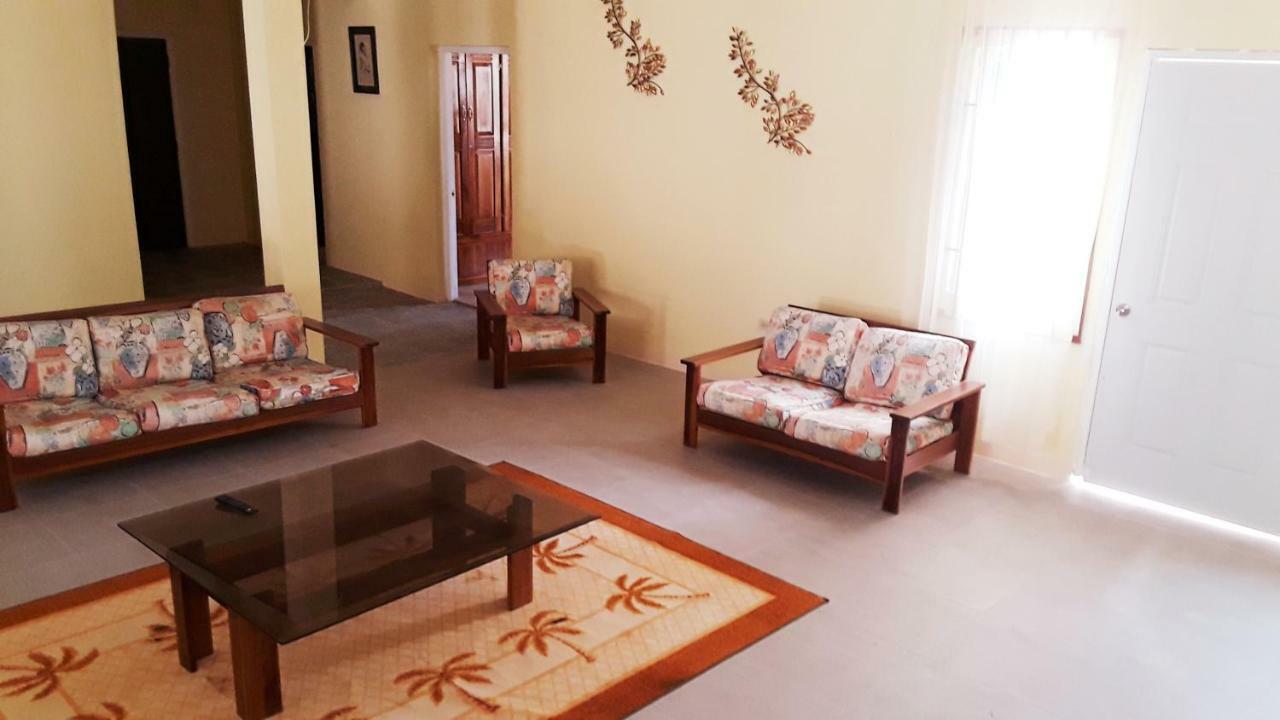Acomodação com café da manhã  Your Private Getaway On The Hill Montego Bay