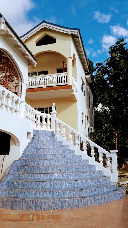 Acomodação com café da manhã  Your Private Getaway On The Hill 3*
