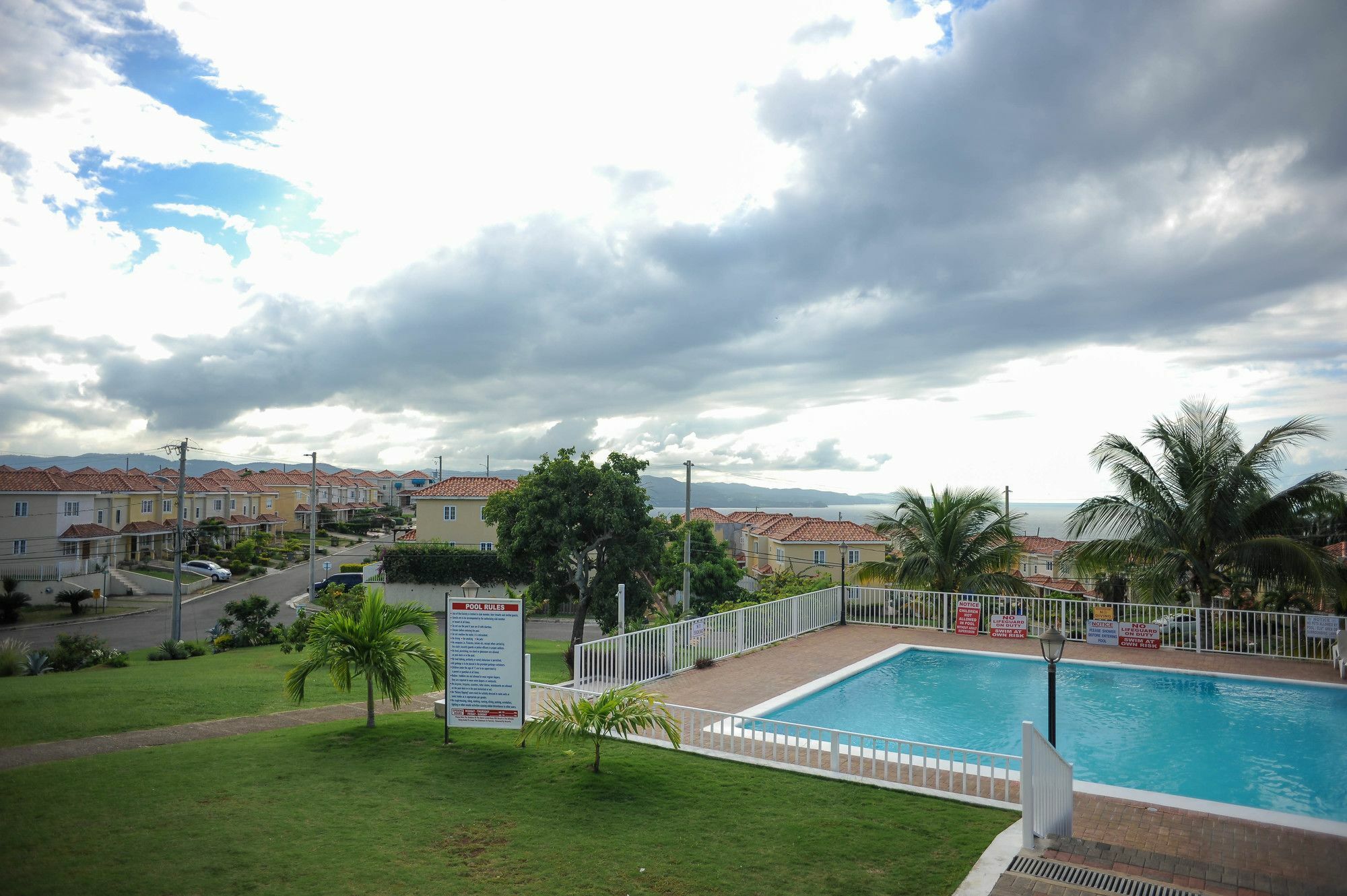 Country Club Mangowalk Townhouse Hotel Montego Bay