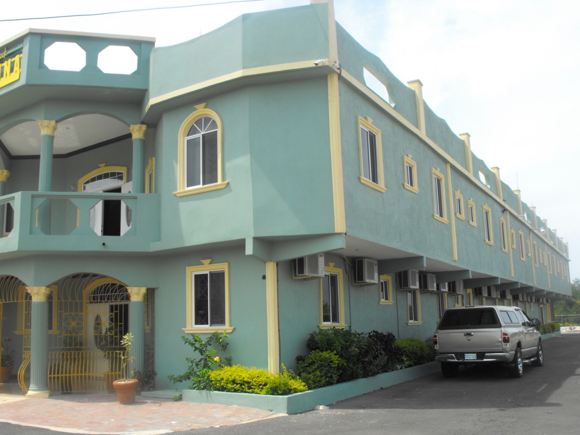 Tropik Leadonna Hotel 3*
