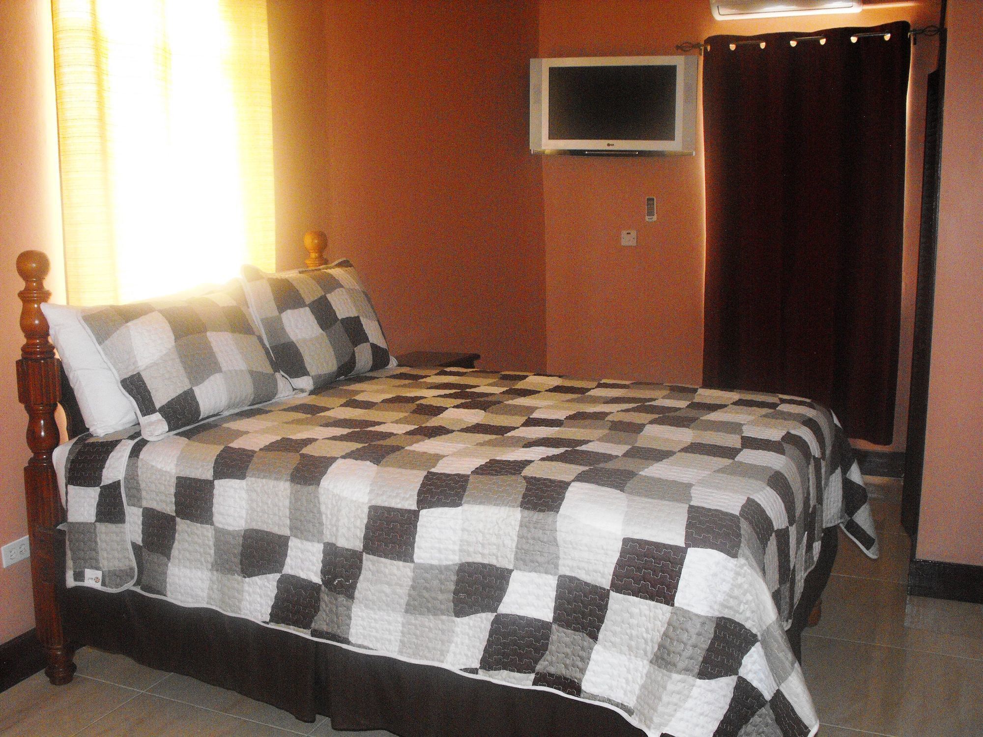 Tropik Leadonna Montego Bay